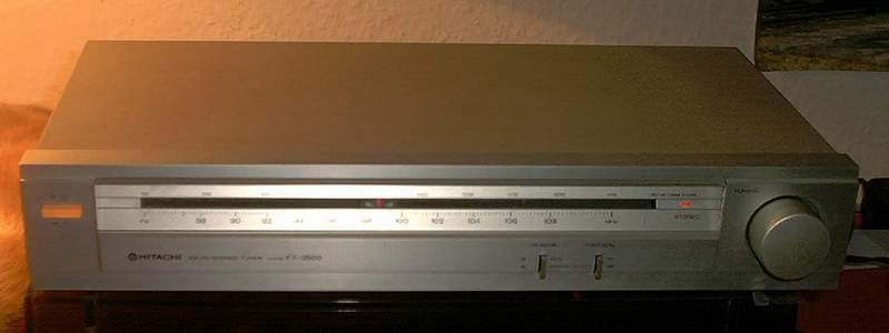 Hitachi Tuner HT 3500